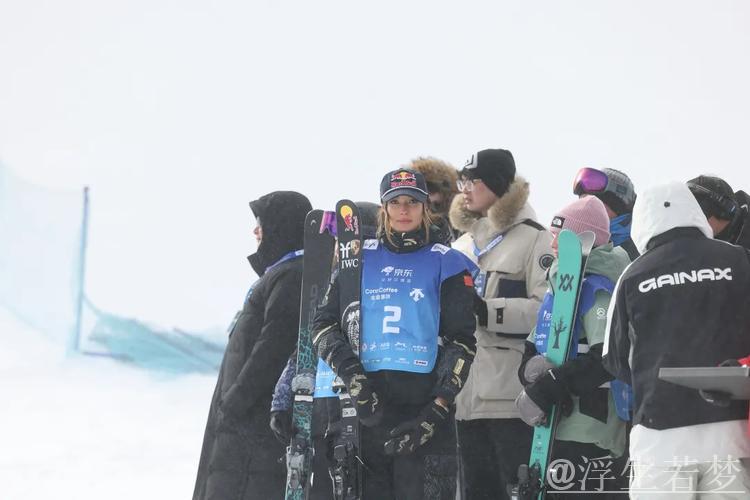 谷爱凌云顶站再创辉煌,斩获U型场地世界杯三连冠 谷爱凌云顶站再创辉煌,斩获U型场地世界杯三连冠