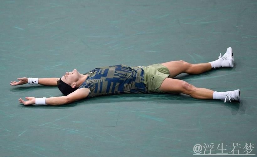 鲁内放话能战胜阿卡和辛纳被嘲闹剧，网友：更看好德约